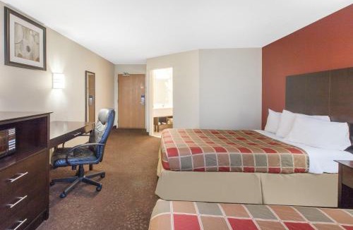 Romulus Hotel | Travelodge by Wyndham Romulus Detroit Airport