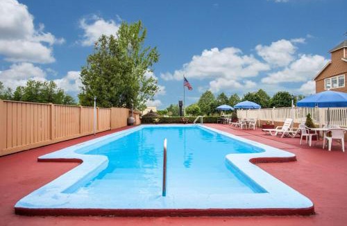 South Burlington Hotel | Travelodge by Wyndham South Burlington