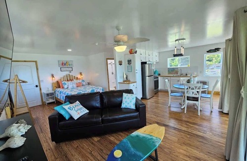 Madison-on-the-Lake Apartment | Tree-Top Lake-Front Cottage