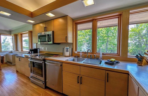 Schroeder House | Treehouse - Lake Superior - Schroeder, MN - Cascade Vacation Rentals