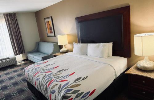 Read Boulevard East Hotel | Trident Inn & Suites New Orleans