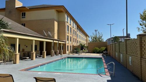Read Boulevard East Hotel | Trident Inn & Suites New Orleans