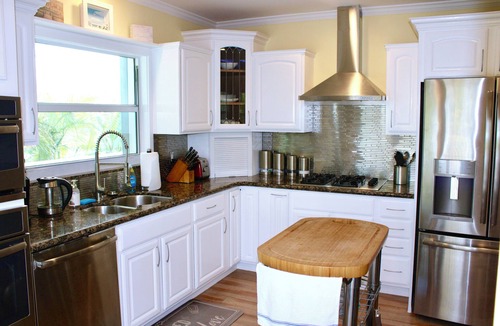 Eden Pines House | Tropical 5BR Paradise, Private Pool, Hot Tub, Canal Access – Sleeps 12