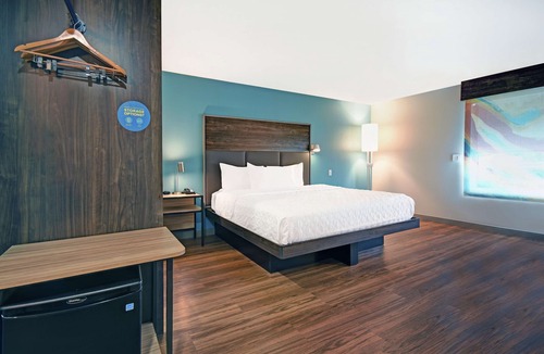 East Paris Hotel | Tru by Hilton Grand Rapids Airport