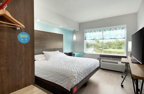 Lake Charles Hotel | Tru by Hilton Lake Charles