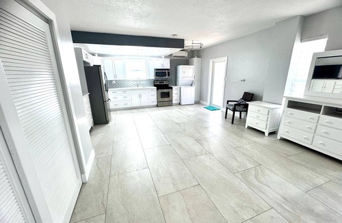 Sunshine Estates Apartment | Turnkey Modern Studio in the Upper Keys – Stylish, Bright & Fully Equipped!