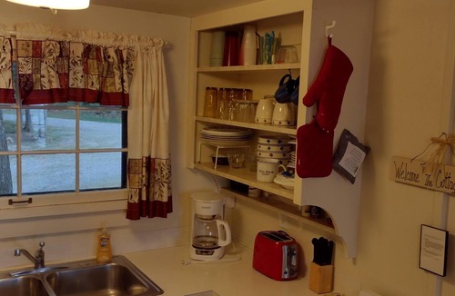Honor Cabin | Twin Birch Resort - The Red Laker Cabin: Lakefront with Dock, Rowboat, and Kayak!