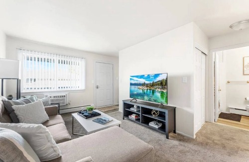 Gibraltar Apartment | Two bedroom apartment - 30 minutes from Detroit!