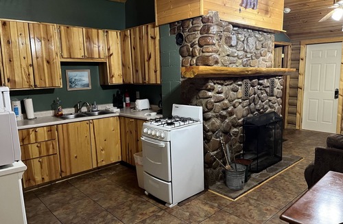 Au Train Cabin | Two bedroom cabin with hot tub and fireplace.