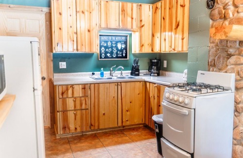 Au Train Cabin | Two bedroom cabin with hot tub and fireplace.