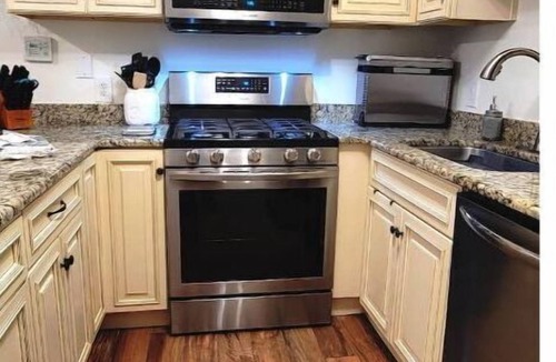 Downtown House | "Two Blocks" 3 Bdrm Home in the Historic District!