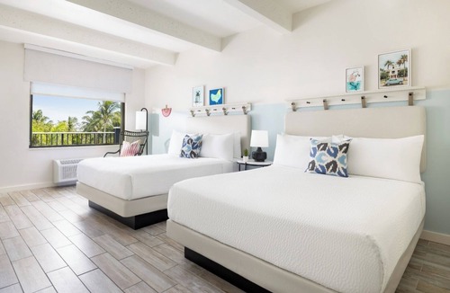 New Town Hotel | Two Rooms w/2 Queen beds at Blue Flamingo Resort Key West l 2 Pools & Shuttle