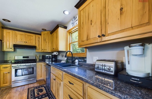 Munising House | U.P. Getaway, Close to Miners Castle, Hiking