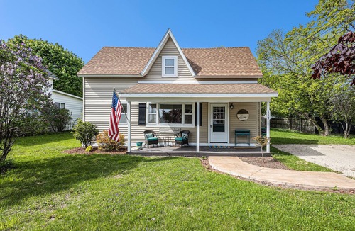 Charlevoix House | Ultimate Charlevoix Walkable Vacation Home Near Everything