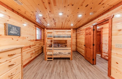 Dandridge Cabin | Ultimate Private Multi-Use Oasis w/spacious gazebo & sand bar!
