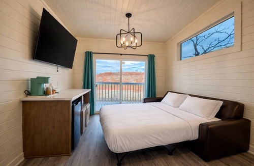 Page Cabin | Ultra Luxury Tiny Home with Deck #59B