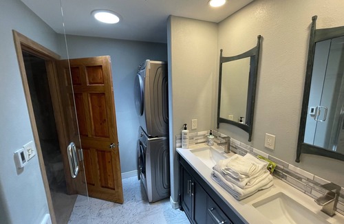 Alfalfa House | Unique Stay on a Working Bison and Yak Ranch