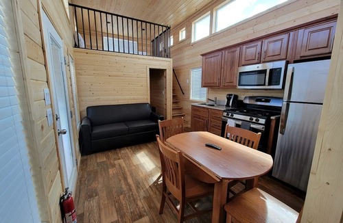 Valle Cabin | Unique Tiny Home Stay Surrounded by Peaceful Scenery in Williams, Arizona