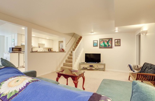 Oatfield Apartment | Unique Unit w/Patio & Grill in Portland Area!