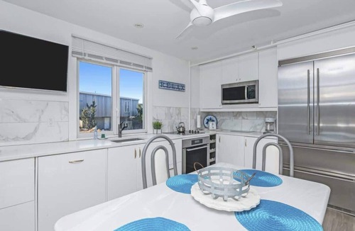 Napeague Apartment | Unit 1714: 1-Bedroom | 1st Floor-Ocean Front | Ocean Edge