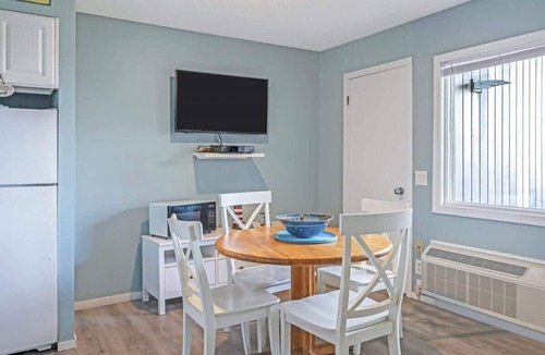 Napeague Apartment | Unit 2013: 1-Bedroom | 1st Floor-Dune View | Court Side