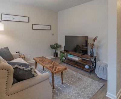 Marion Apartment | University Suite "C"
