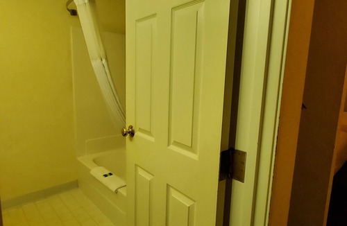 St Ignace Hotel | Up North Hotel (formerly Voyager Inn)