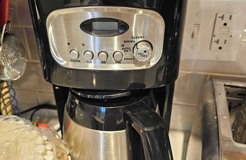 Lower West Side Apartment | Updated 3 Bedroom Chicago Downtown Pilsen
