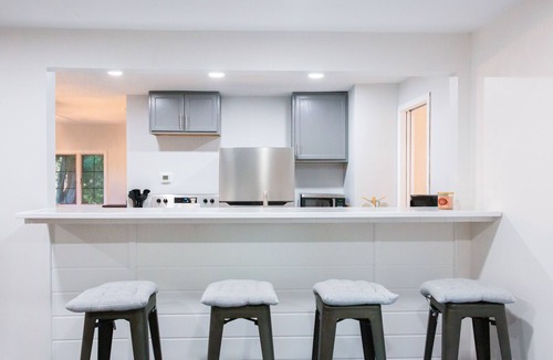 Dartmoor House | Updated Ann Arbor ranch w/private yard and lots of parking!