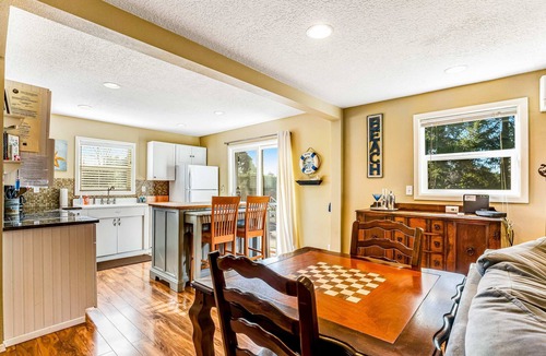 Gearhart House | Updated Dog-Friendly Cottage with Outdoor Firepit, Five Blocks from the Beach