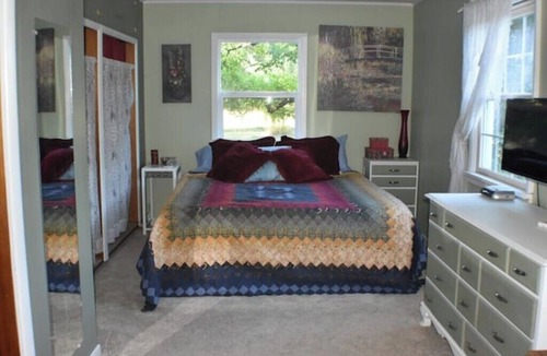 West Stayton House | Updated farmhouse on 5 acres near salem oregon