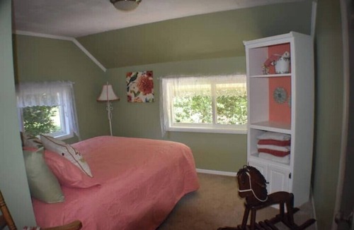 West Stayton House | Updated farmhouse on 5 acres near salem oregon