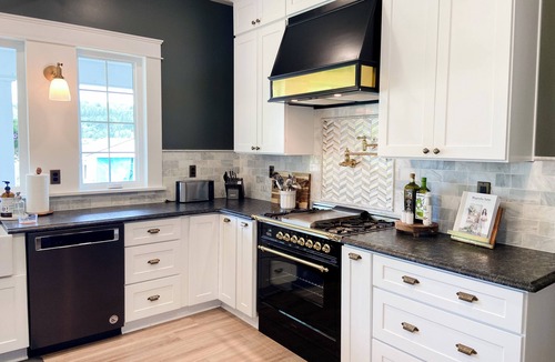 Clatskanie House | Updated Historic 4BR easy walk to downtown