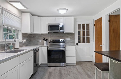 Gansevoort House | Updated Pool home - Saratoga Race Track, Skiing & Lake George! Easy I87 access