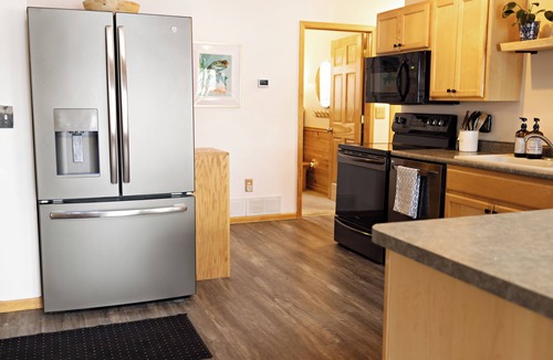 Hayward Cabin | Updated, Tranquil Retreat on Round Lake - 3 Bed, 3 Bath with Sleeping Loft