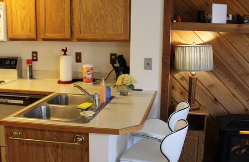 Brian Head Condo | Upgraded Brian Head Timberbrook Condo close to ski slopes sleeps 4