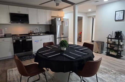 Conyers Apartment | Upper level 3bdrm 2.5bthrm kitchen livingroom deck