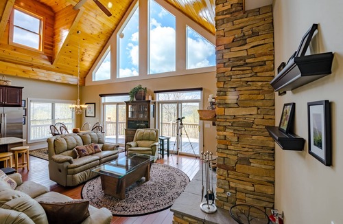 Beech Mountain Cabin | Upscale Cabin With Views & Near Skiing
