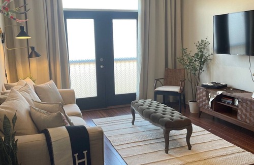 Mid City South House | Upscale condo centrally located in Baton Rouge!