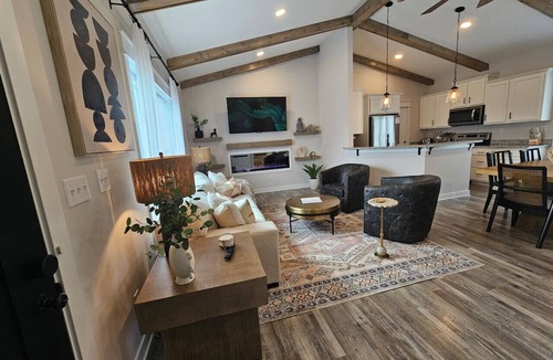 Middletown House | Upscale New Construction Ranch