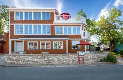 South Haven House | Upscale Waterfront Home w/Panoramic Views on Lake Michigan!
