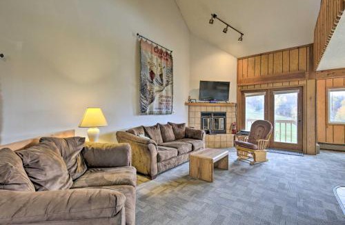 Upson House | Upson Ski-In/Ski-Out, End-Unit Cabin w/Fireplace!