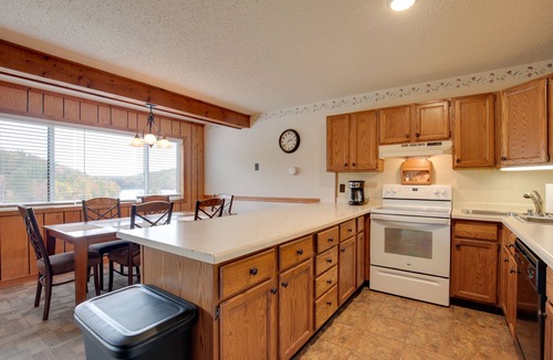 Upson Cabin | Upson Ski-In/Ski-Out, End-Unit Cabin w/Fireplace!