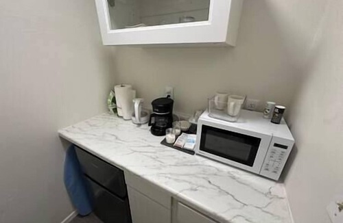 College Hill Apartment | Upstairs, Studio w/King Bed, AC and heat.