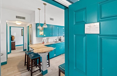 Cocoa Beach Apartment | Uptown Cottage - Walk to the Beach and Restaurants