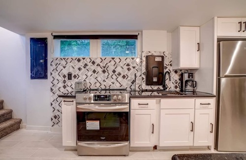 King Apartment | Urban Chic Apartment in the Alberta Arts District!