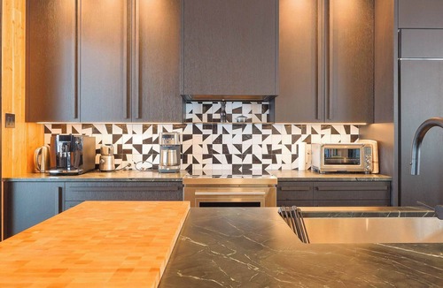 Mazama House | Ursa Minor – Spacious 4BR Retreat near Mazama