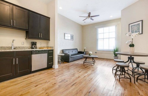 Central Business District Hotel | Hotel ∙ Gorgeous condo in Merchant Lofts by Hosteeva