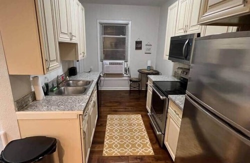 Shorewood-Tower Hills-Harbert Apartment | Sawyer Getaway | Walk to Downtown