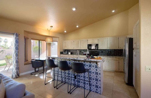 Paradise Park Vista House | Valletta-Sparkling Pool-Game Room-Putting Green